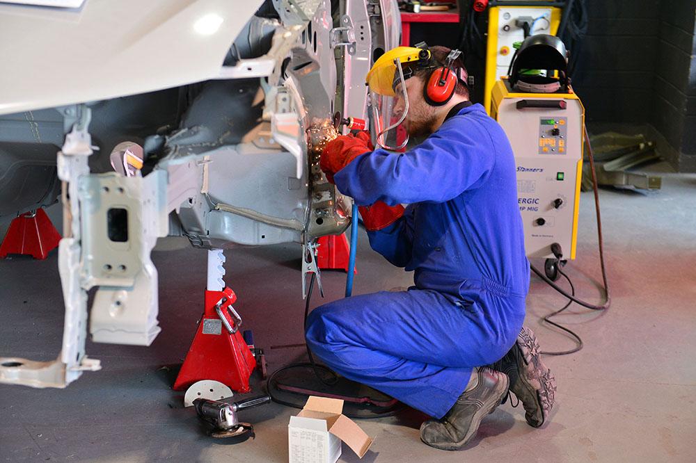 Mechanical, Electrical, Trim (MET) apprenticeship course at Riverpark Training Northern Ireland